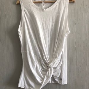 EUC Fabletics Hera Tee